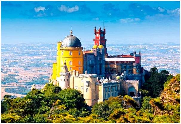 10 замков Европы, из которых можно отправиться в прошлое