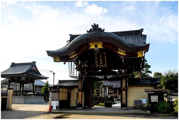 7 вещей, которые нужно сделать в Такаяме, уникальном японском городе