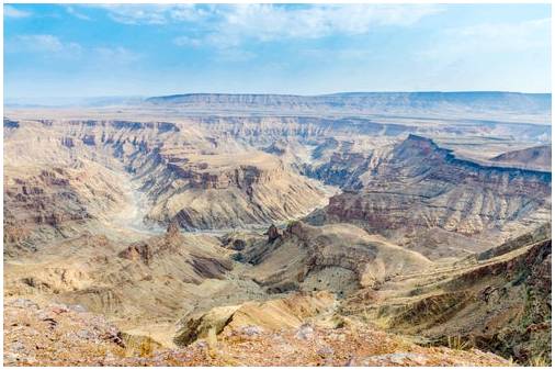 Мы пересекаем самые живописные каньоны планеты.