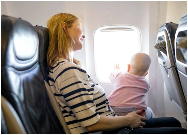 Важные советы по путешествию с детьми на самолете