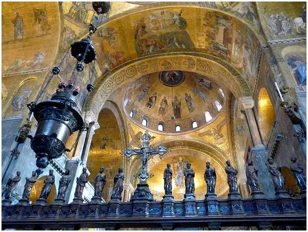 Гид по посещению красивой базилики Сан-Марко в Венеции