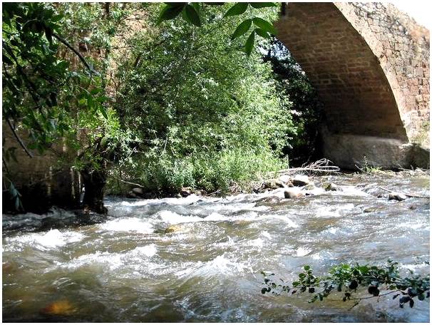 Автономное сообщество Ла-Риоха, омываемое семью реками
