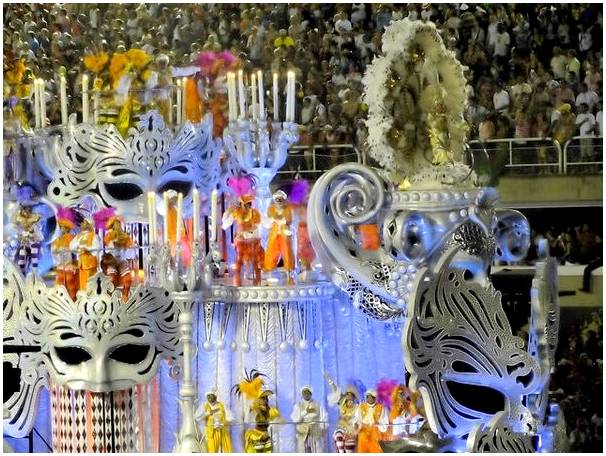 5 раритетов карнавального парада в Рио-де-Жанейро