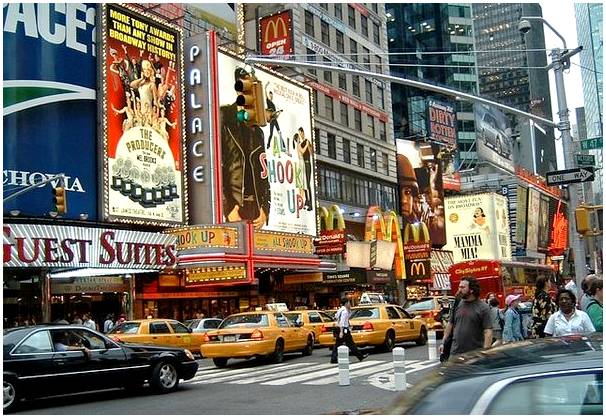 8 идей насладиться Таймс-сквер в Нью-Йорке