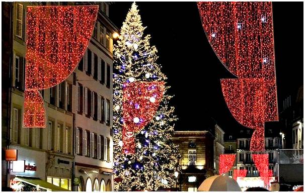Рождественский базар в Страсбурге, столице Рождества.