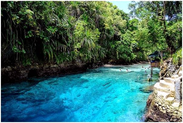 Очарованная река Хинатуан, волшебное место на Филиппинах.