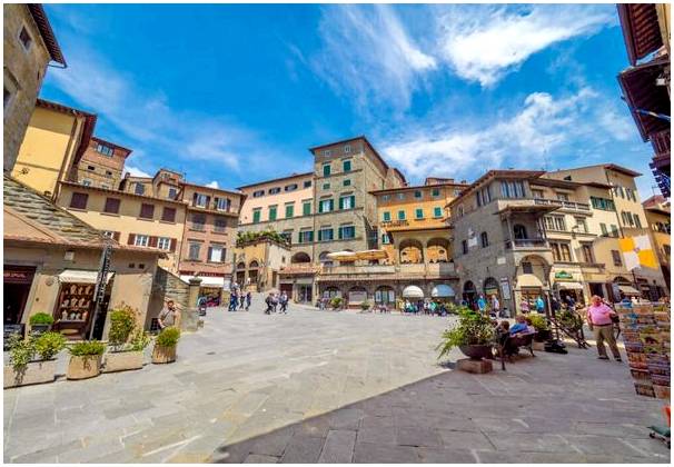 Кортона, красивый город в Тоскане
