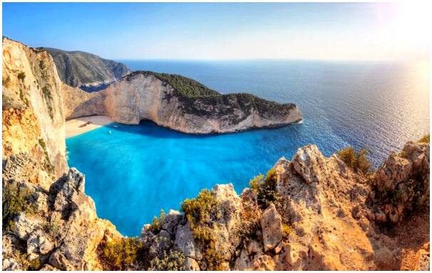 Пляж Навагио: красивое место в Греции