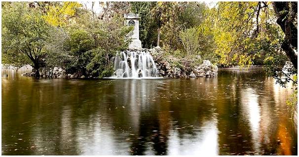 Посещаем чудесный парк Эль Капричо в Мадриде.