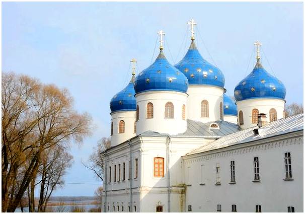 Как добраться в Юрьев монастырь в России