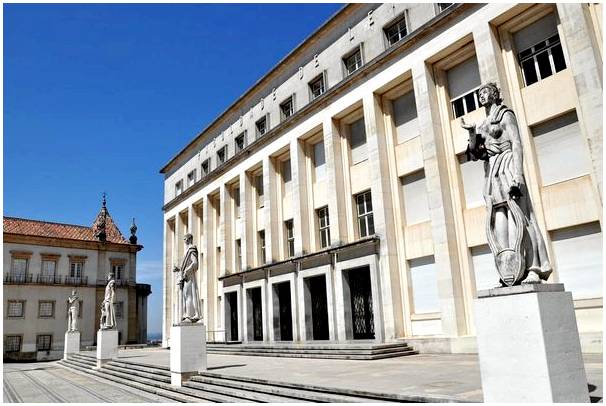 Коимбрский университет, один из старейших в Европе.