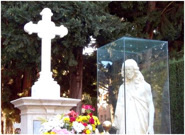 Посещаем кладбище Сан-Хосе-де-Гранада.