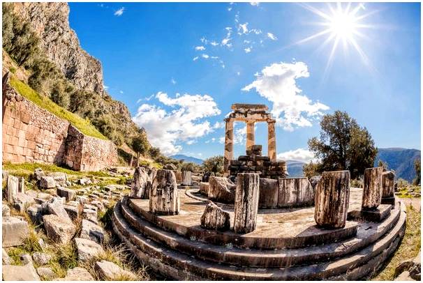 Откройте для себя заново Грецию с этим 10-дневным маршрутом по Пелопоннесу.