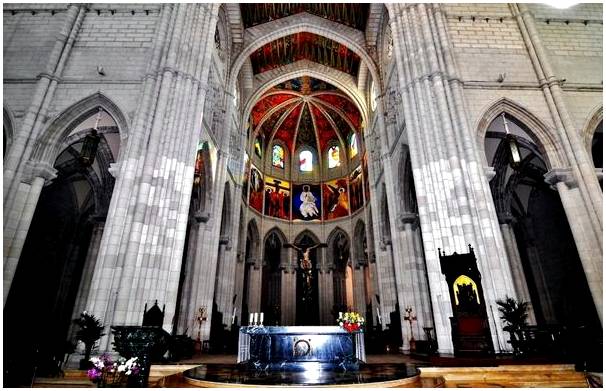 Посещение музея собора Альмудена в Мадриде.