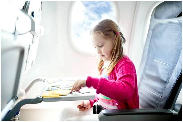 5 авиакомпаний, которые думают о детях во время путешествий