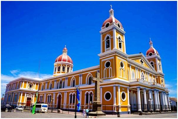Откройте для себя невероятное колониальное наследие Никарагуа.