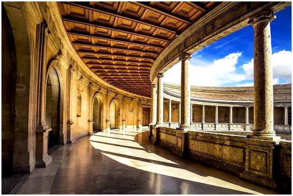 5 секретов дворца Карлоса V в Альгамбре