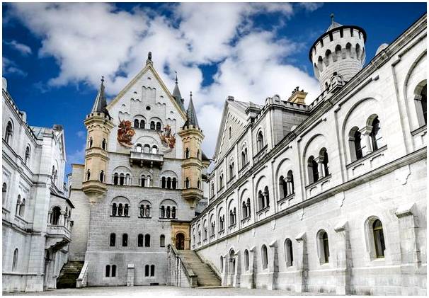 Замок Безумного Короля в Баварии, мы посещаем Нойшванштайн
