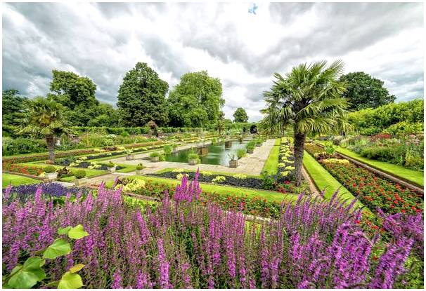 Посетите Кенсингтонский дворец и сады в Лондоне.