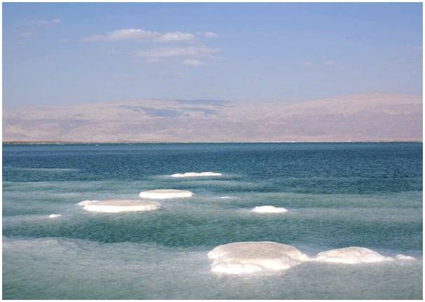 Как образуются соляные острова в Мертвом море?