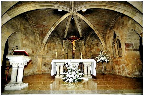 Познакомьтесь с собором Сантандера и его археологическими остатками.