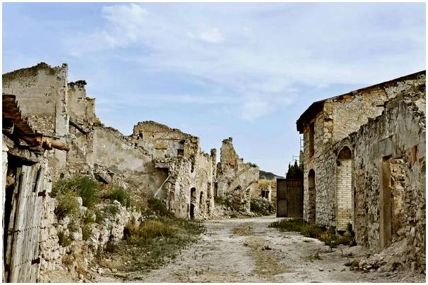Корбера д'Эбре: город, разрушенный во время гражданской войны.