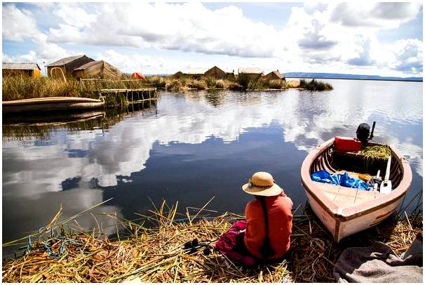 Откройте для себя острова Урос на озере Титикака.