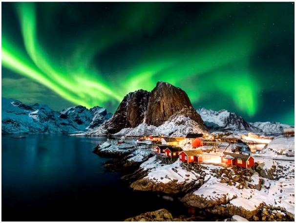 Зима в Норвегии и ее величественное северное сияние