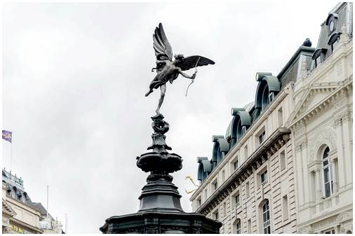 Площадь Пикадилли, одна из лучших развлекательных площадок Лондона.