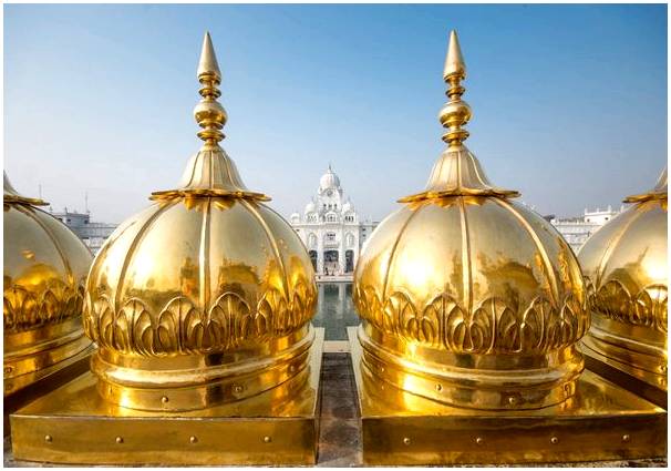 Подготовьтесь к посещению Золотого храма Индии.