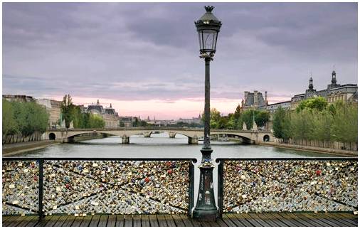 Прогулка по самым романтичным мостам Парижа.
