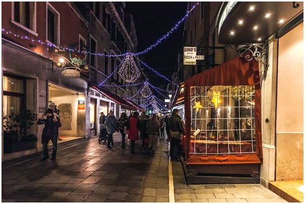 Путешествие в Италию на это Рождество: незабываемые каникулы
