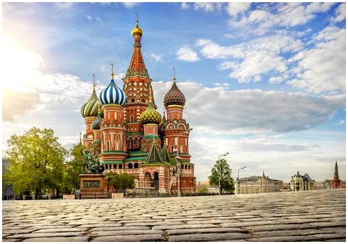 Прекрасная Красная площадь Москвы и ее история