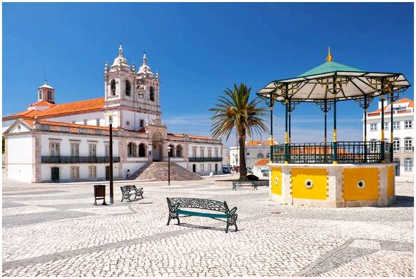 Назаре, одно из самых красивых мест Португалии.