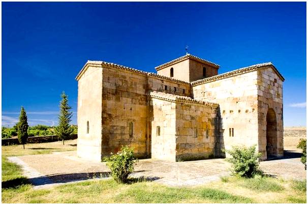 Мы посещаем несколько вестготских церквей в Испании.