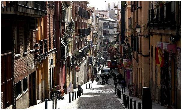 Познакомьтесь с самыми популярными районами Мадрида.