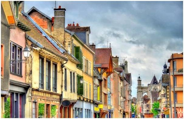Малоизвестные очаровательные французские городки и деревни
