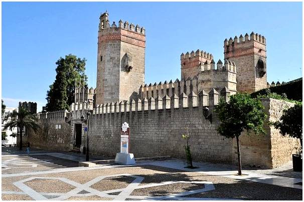 Познакомьтесь с замком Сан-Маркос в Эль-Пуэрто-де-Санта-Мария.