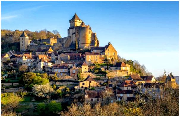 Откройте для себя деревни Перигор на юге Франции.