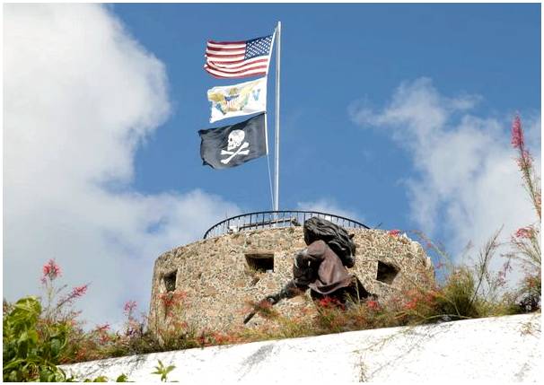 Замок Черной Бороды на Виргинских островах