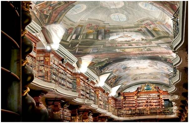 Библиотека Клементинума: одна из жемчужин Праги.