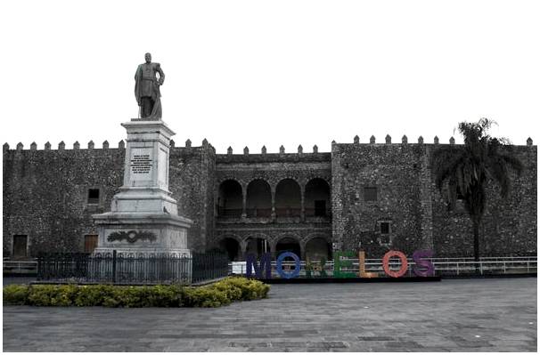 Дворец Кортес-де-Куэрнавака: все, что вам нужно знать
