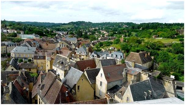 Сарла, город во Франции с историческим шармом