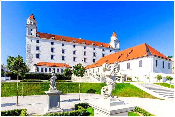 Посетите Братиславский замок, особенное место.