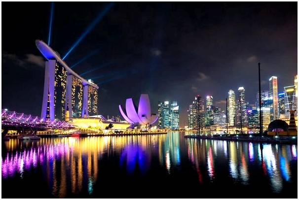 Наслаждайтесь световыми шоу Сингапура