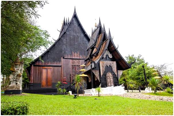 Белый храм, одно из чудес Таиланда