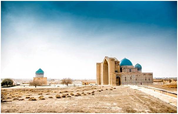 Мечеть Туркестана, город на Шелковом пути.