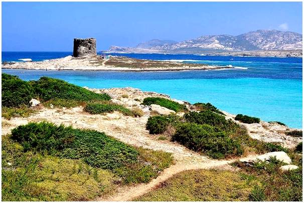 Пляж Ла Пелоза, самый райский на Сардинии.