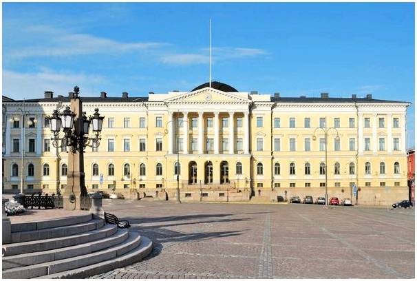 Сенатская площадь, одна из величайших достопримечательностей Хельсинки.