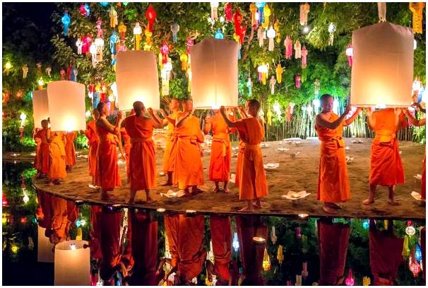 Лой Кратонг и Йи Пэн: фестивали света в Чиангмае